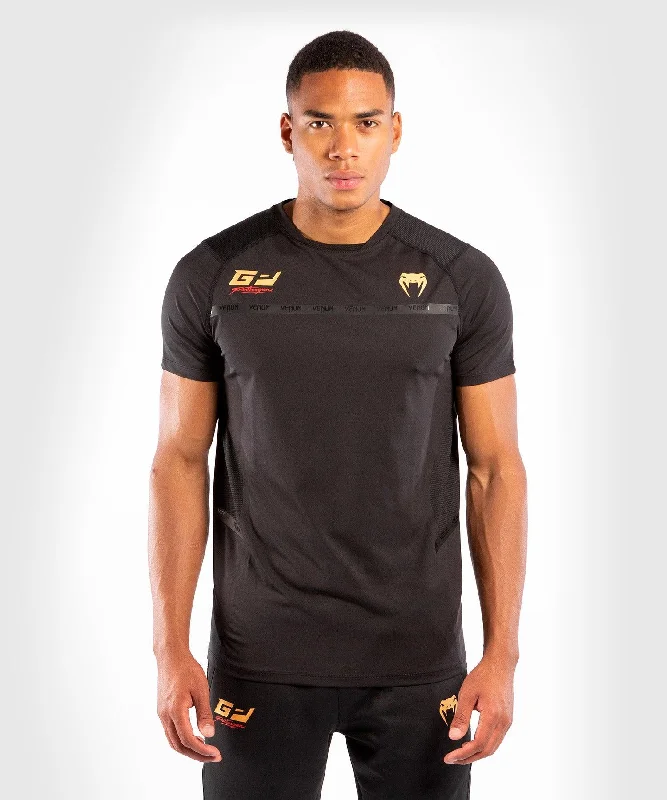 Men's sporty casual wear t-shirt-Venum Petrosyan 2.0 Dry-Tech T-shirt - Black/Gold