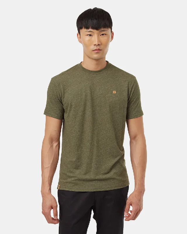 Men's relaxed fit athletic t-shirt-Hemp Step Hem T-Shirt