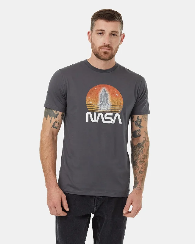 Men's durable outdoor t-shirt-Shuttle Sunset T-Shirt