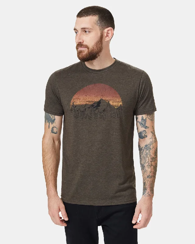 Men's casual athletic t-shirt-Vintage Sunset T-Shirt